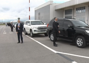 Kancelari gjerman arrin në Prishtinë, pritet nga Kurti