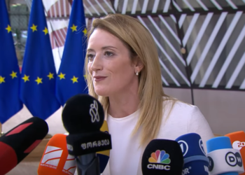 Metsola: Sot është një ditë historike, ne duhet të flasim për dhënien e liberalizimit të vizave për Kosovën