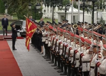 Kovaçevski pret me ceremoni të lartë shtetërore kancelarin gjerman Scholz