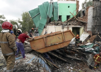 Forcat ukrainase godasin urën kyçe në jugun e pushtuar nga Rusia