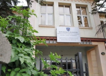 MSH u bën thirrje qytetarëve të rrisin kujdesin dhe të vaksinohen