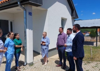 Dyshimet për helmim me ujë në Han të Elezit, ministri Krasniqi ofron mbështetje