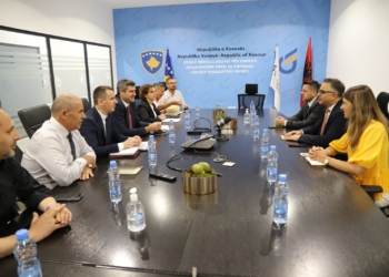 AAK-ja në takimin me ZRrE-në, kërkon të mos rritet çmimi e energjisë elektrike