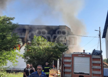 Digjet një shtëpi në Drenas, shpëtohen katër anëtarët e familjes