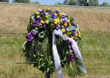 Vendosen kurora lulesh në Sllavonski Brod, ku një vit më parë humbën jetën 10 kosovarë