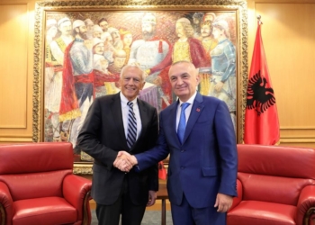 Meta takohet me Clarkun: Mirënjohës që i dha fund gjenocidit etnik në Kosovë e rajon