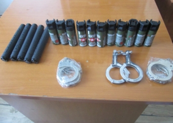 Arrestohet 68-vjeçari në Mitrovicë pasi shiste sprej e pranga