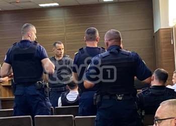 Nis gjykimi ndaj dy të dyshuarve për vrasjen e 18-vjeçares, Krivaqa i veshur me antiplumb