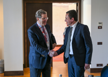 Kurti ftohet ta vizitojë Izraelin