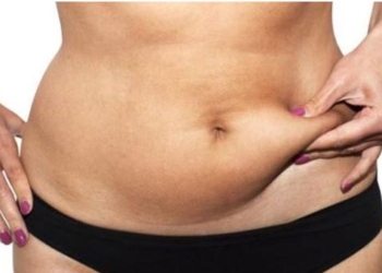 Lëngu magjik që ndihmon në tretjen e dhjamit të barkut