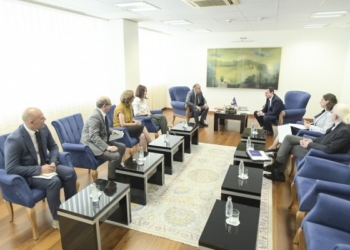 ​Kurti takon bordin e ARKEP-it, flasin për krijimin e një tregu konkurrues