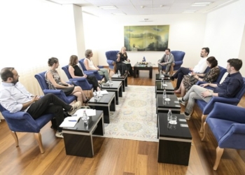 Kurti ritheksoi mbështetjen e Qeverisë për Manifesta Biennial