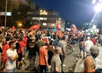 ​Shpërndahen protestuesit para Kuvendit të Maqedonisë