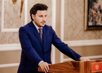 ​Qeveria malazeze miraton marrëveshjen themelore me kishën serbe, Abazoviq humb mbështetjen e shumicës