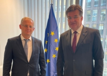 Lajçak takohet me Bislimin, diskutim për hapat e ardhshëm në dialog