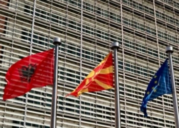 Rama: Krenari për flamurin e Skënderbeut dhe Qemalit në oborrin e Evropës