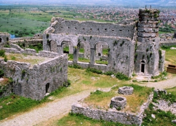 ​Kalanë e Rozafës e vizituan mbi 10 mijë turistë në qershor