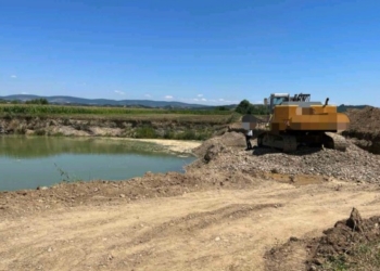 Sekuestrohen makineri të rënda që dëmtonin shtratin e Drinit të Bardhë