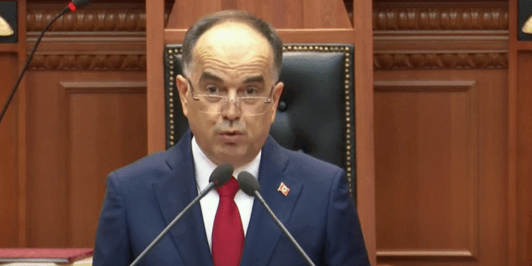 Betohet presidenti i ri i Shqipërisë, Bajram Begaj