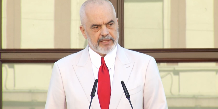 Ngrihet flamuri i BE-së në kryeministri, Rama:Nga sot rruga jonë bëhet më sfiduese