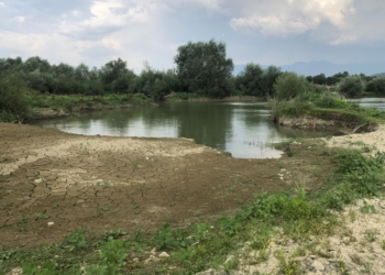 Nxjerrja e rërës dëmtoi shtratin e lumit Drini i Bardhë, sekuestrohen disa makineri