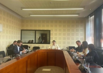 Mungojnë deputetët, shtyhet për nesër mbledhja e Komisionit për Integrim Evropian