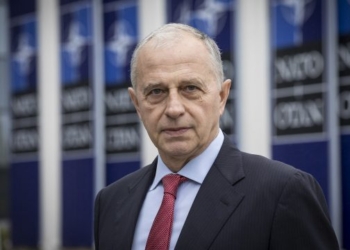 Nënsekretari i NATO-s vjen sot në Kosovë, do të takohet me presidenten Osmani