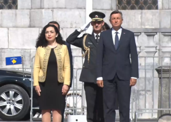 Osmani takohet me homologun nga Sllovenia, pritet me ceremoni shtetërore