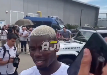 VIDEO/ Pogba “injoroi” ta firmos fanellën e Manchester United