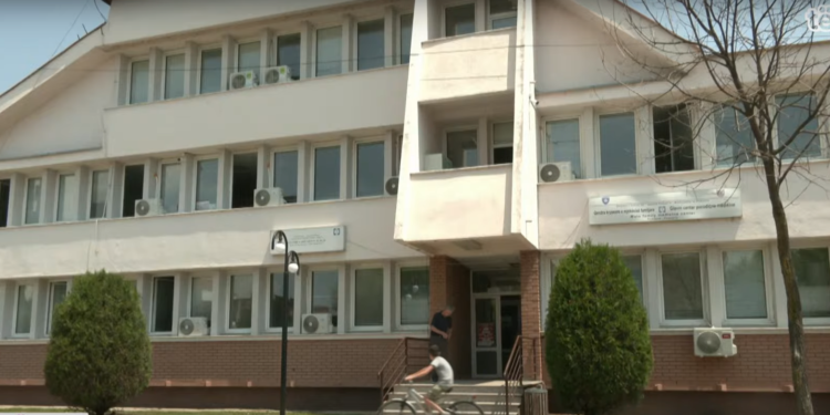 “Avullohet” aparati për fotografimin e nofullës në QKMF-në e Podujevës