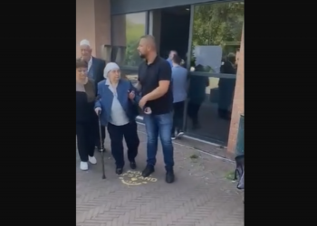 Prindërit e Hashim Thaçit përfundojnë vizitën në Hagë