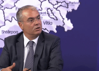 Fetoshi thotë se është shqetësuese ikja e të rinjve dhe mjekëve nga Kosova