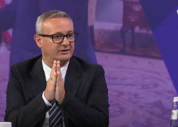 Arifi thotë që Kurti është personi i duhur për t’i lëvizur gjërat në dialog