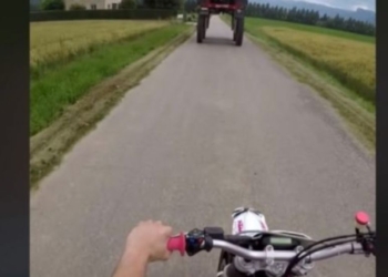 Motoçiklisti aksidentohet me një traktor në Vushtrri