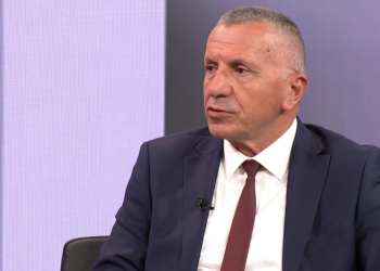 A është vetëvrasje politike për Vuçiqin, njohja e Kosovës, përgjigjet Kamberi