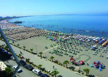 Rritet kërkesa, por edhe çmimet në bregdetin shqiptar