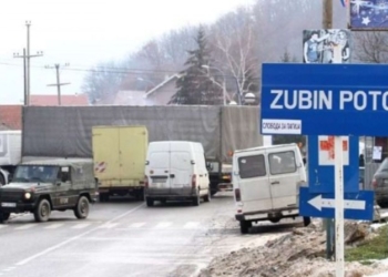 Në Zubin Potok gjenden pankarta me mbishkrim “Nuk ka dorëzim, letërnjoftimi serb mbetet”