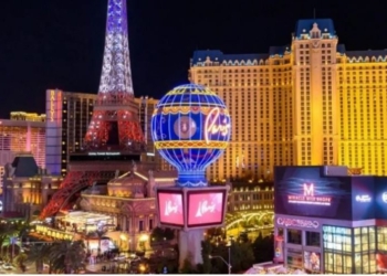 Stuhia e fortë përmbyt kazinotë dhe hotelet në Las Vegas, rrugët shndërrohen në lumenj