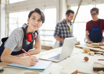 Pse nuk po ngriheni në detyrë, 5 sjellje që ju pengojnë