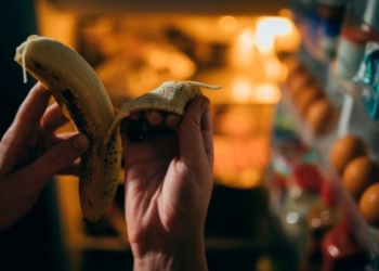 Pse është mirë të hani një banane para se të flini?