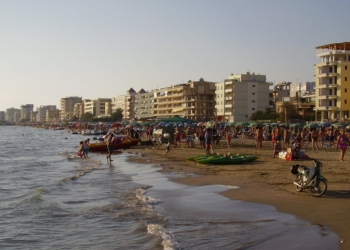 Mbytet 18- vjeçari pasi shpëtoi dy të mitur në plazhin e Durrësit