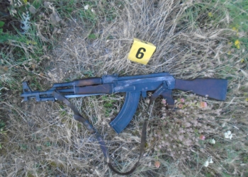 Sekuestrohet një AK-47 dhe identifikohen dy të dyshuar të përfshirë në një plagosje në Prizren