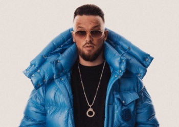 Azet i sjell me avion privat fansat në Kosovë