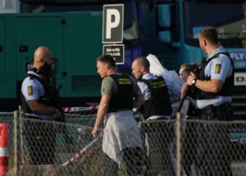 Të paktën tre të vrarë nga të shtënat në qendëren tregtare në Kopenhagë, thotë policia