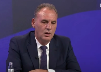 Limaj: Duhet të kërkojmë zotimin e BE-së që të na njohin pesë vendet edhe nëse dialogu dështon