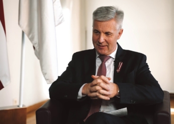 Zhvillimet në veri, ministri i Letonisë: Gjithçka është e qetë në kontingjentin e ushtarëve në Kosovë