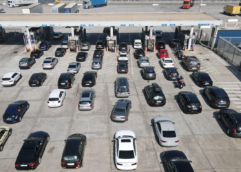 Mbi 9 mijë qytetarë u futën në Shqipëri gjatë fundjavës nga porti i Durrësit