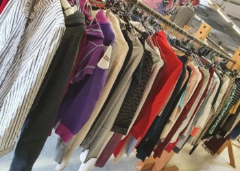 Vodhi një bluzë në një dyqan në Pejë, arrestohet i dyshuari