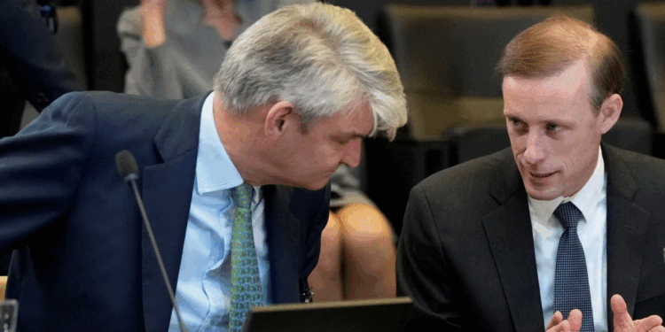 Zyrtari britanik: Bota ka qenë më e sigurt gjatë Luftës së Ftohtë