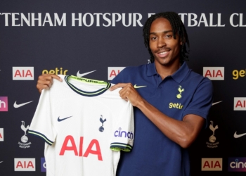 Tottenham Hotspur firmos me mbrojtësin që debutoi ndaj Shqipërisë